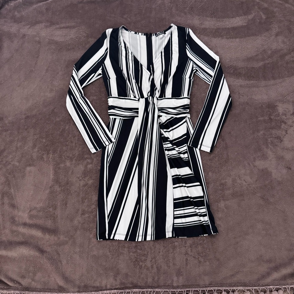 Venus Long Sleeve Black And White Stripes Dress Size S